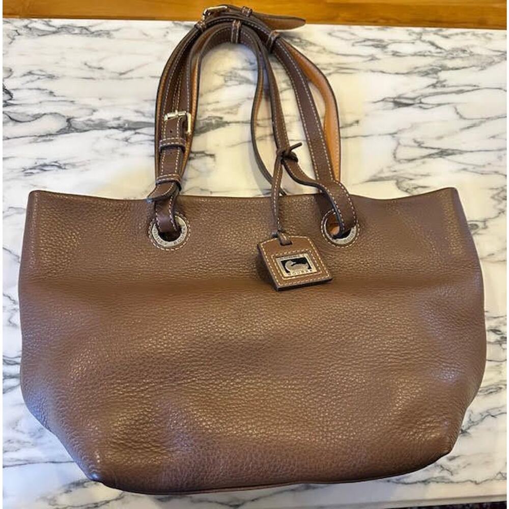 Dooney & Bourke Medium East West Grommet Shopper Tote Shoulder Bag EUC